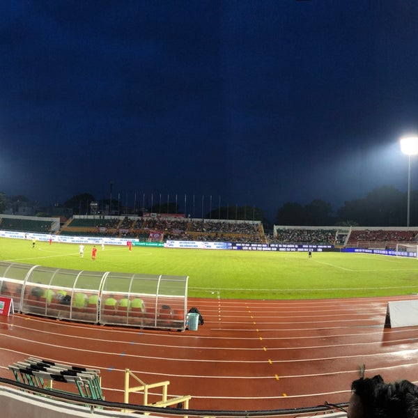 Photo taken at Thong Nhat Stadium by Huyncy on 9/16/2018