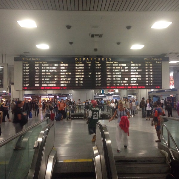 Снимок сделан в New York Penn Station пользователем David N. 8/10/2015