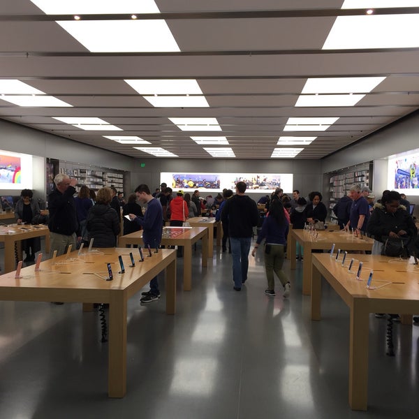 Apple Lynnhaven Mall 4 tips from 303 visitors