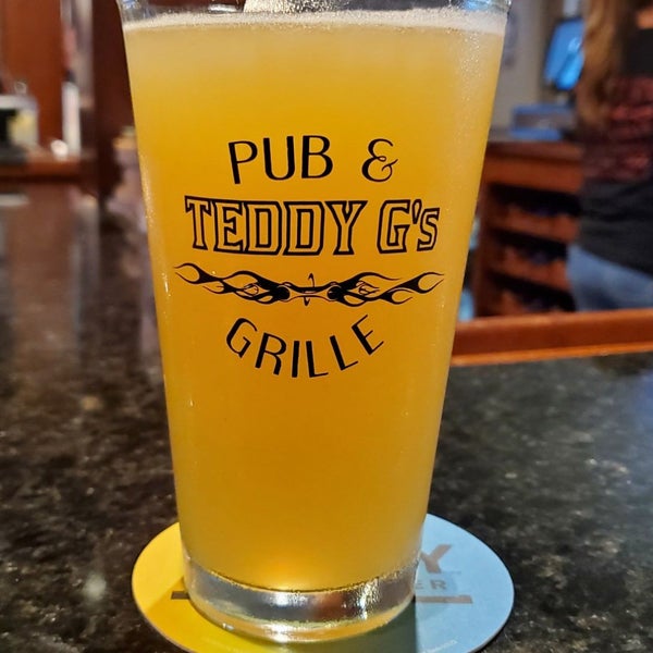 Photo taken at Teddy Gs Pub &amp; Grille by Rob on 8/17/2021