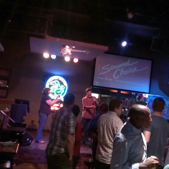6/1/2013에 Anne D.님이 The Common Interest Karaoke Bar &amp; Grill에서 찍은 사진