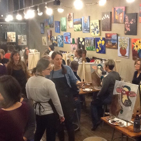 Foto tirada no(a) Sipping N&#39; Painting por Sipping N&#39; Painting em 6/15/2015