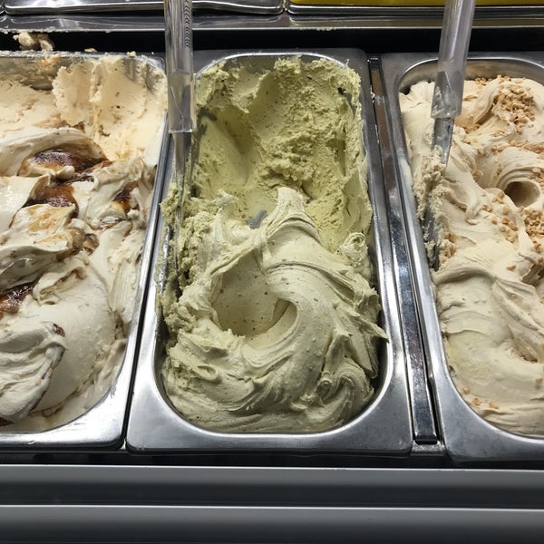 Photo taken at Roberto Gelato by Anders M. on 4/3/2019