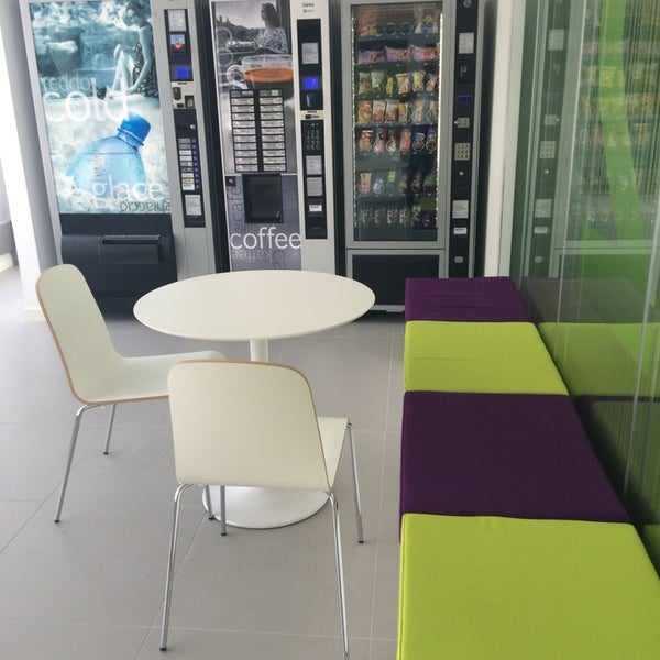 Office break. Break area. Кухонная зона в офисе. Break area. Чайная зона в офисе.