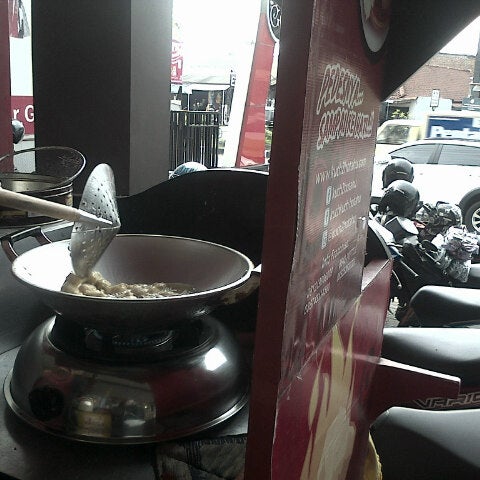 Supermarket Gaya Tlogosari