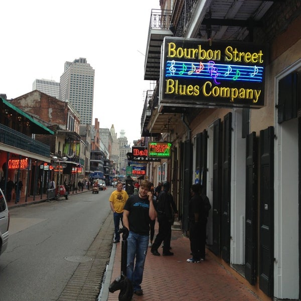 Снимок сделан в Bourbon Street Blues Company пользователем JIM S. 4/4/2013