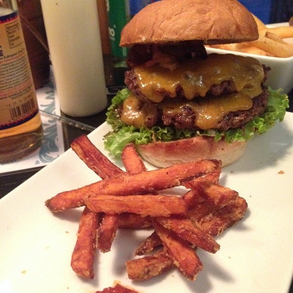 5/15/2014にJörn S.がHoly Burgerで撮った写真