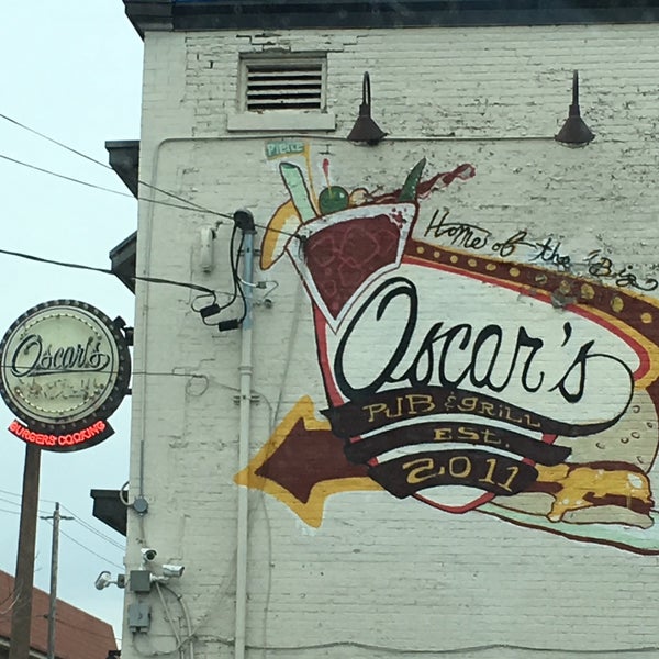 4/10/2016にSarah P.がOscars Pub &amp; Grillで撮った写真