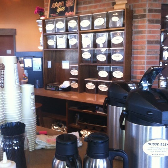 Foto tirada no(a) Bon Bon&#39;s Coffee Company por Sarah P. em 10/8/2012