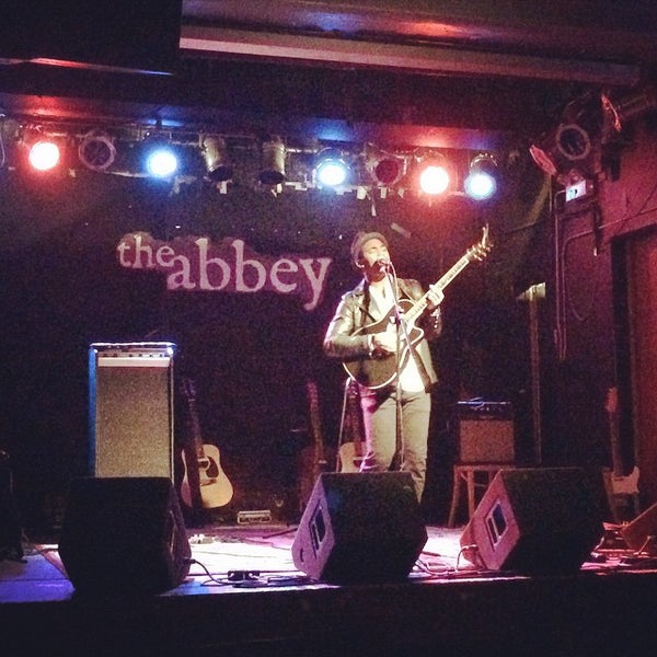 Foto tirada no(a) Abbey Pub por Mark M. em 10/10/2014