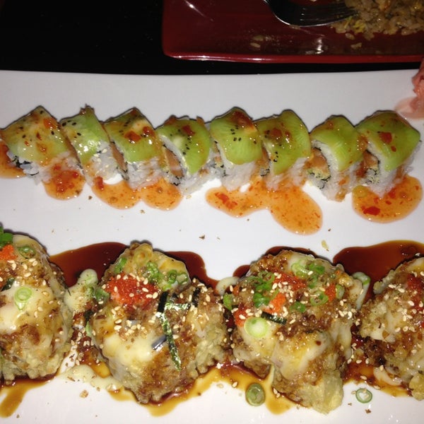 1/22/2013 tarihinde Reese P.ziyaretçi tarafından Red Koi Japanese Cuisine'de çekilen fotoğraf