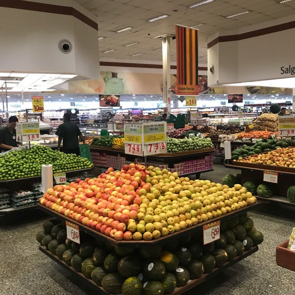 รูปภาพถ่ายที่ Sonda Supermercados โดย Rodrigo T. เมื่อ 1/19/2020