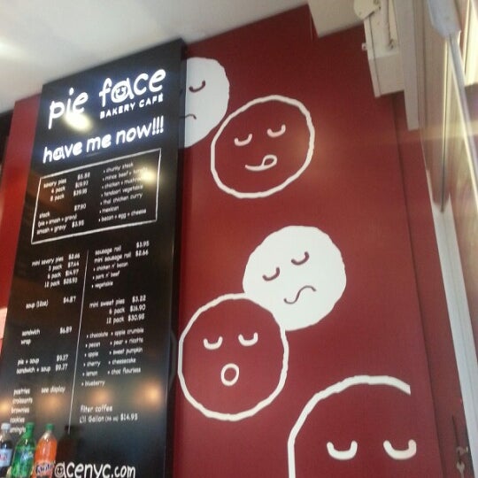 รูปภาพถ่ายที่ Pie Face โดย Jenn S. เมื่อ 11/11/2012