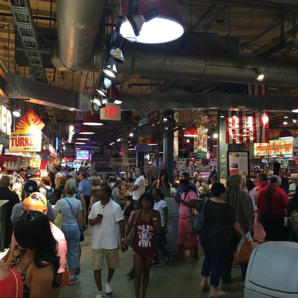 8/14/2015 tarihinde Stu K.ziyaretçi tarafından Reading Terminal Market'de çekilen fotoğraf