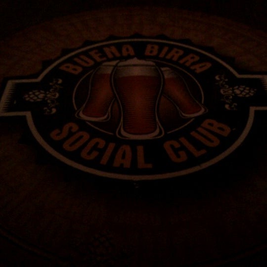 Foto tirada no(a) Buena Birra Social Club por Axel M. em 9/22/2012