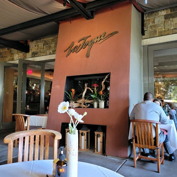 Foto diambil di La Toque Restaurant oleh Ann pada 6/5/2021