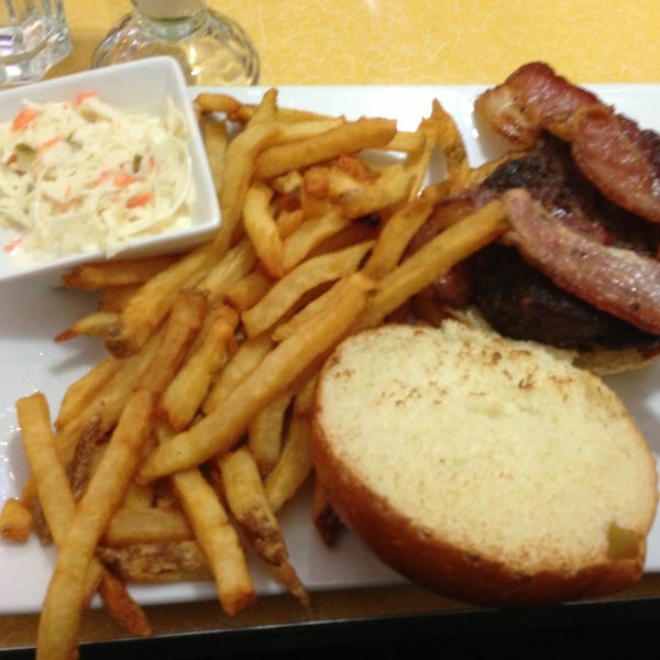 2/3/2013 tarihinde Aelitis 3.ziyaretçi tarafından Burger Heaven'de çekilen fotoğraf