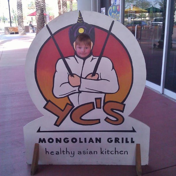 รูปภาพถ่ายที่ YC&#39;s Mongolian Grill โดย Miki Jimenez เมื่อ 1/22/2014