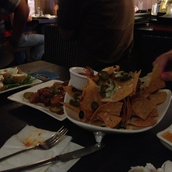 9/4/2013にKeith J.がCharlie&#39;s Restaurant &amp; Barで撮った写真