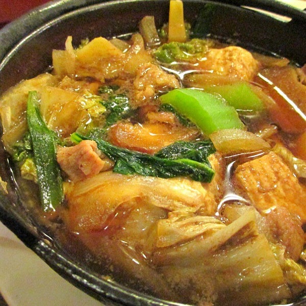 Das Foto wurde bei Dana&#39;s Restaurant, Catering &amp; Asian Grocery von Grant S. am 6/17/2013 aufgenommen