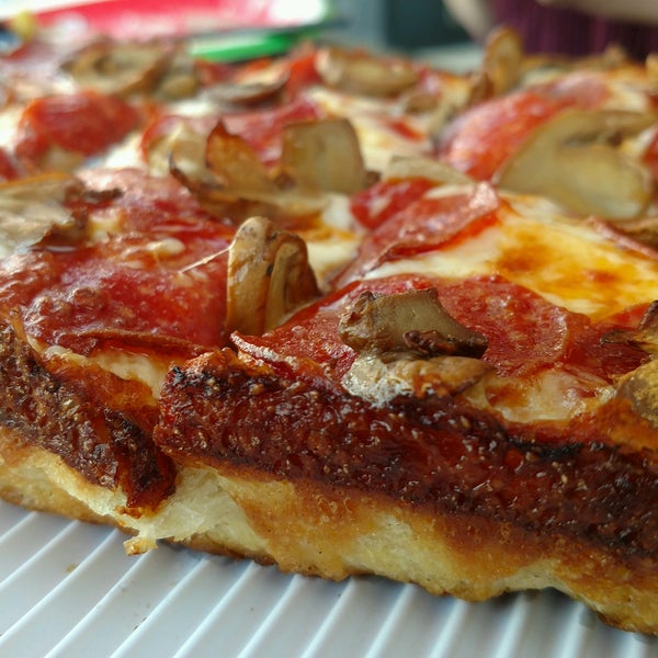 Top rated pizza near me image