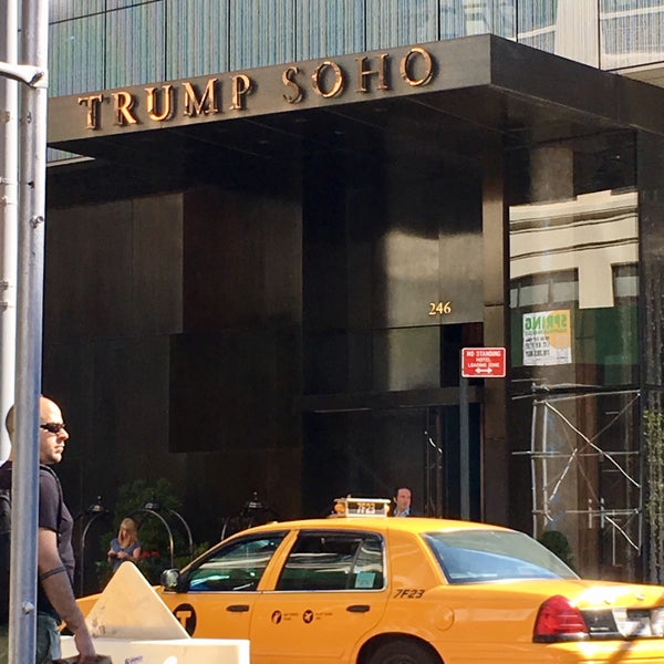 Das Foto wurde bei Trump SoHo New York von leigh ann c. am 9/25/2016 aufgenommen