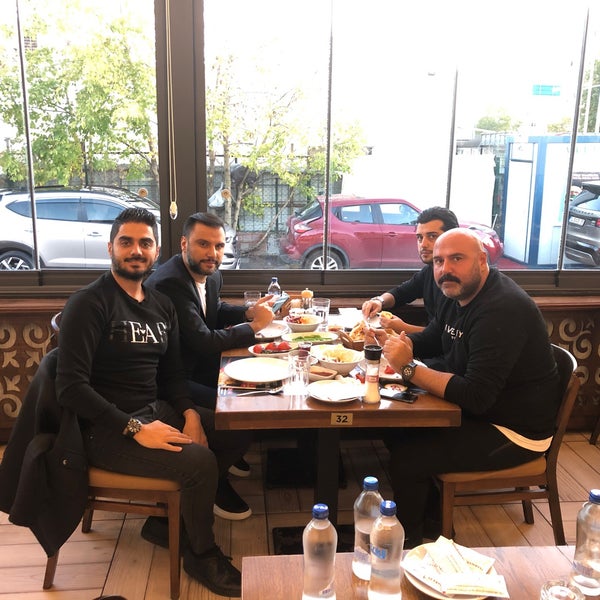 รูปภาพถ่ายที่ Marmara Et Köylüce โดย OkAn เมื่อ 11/5/2019