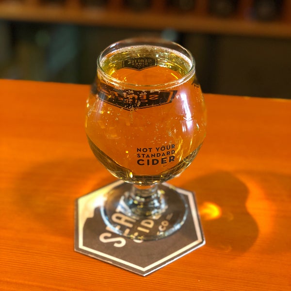 4/18/2018 tarihinde Paul M.ziyaretçi tarafından Two Beers Brewing Company'de çekilen fotoğraf