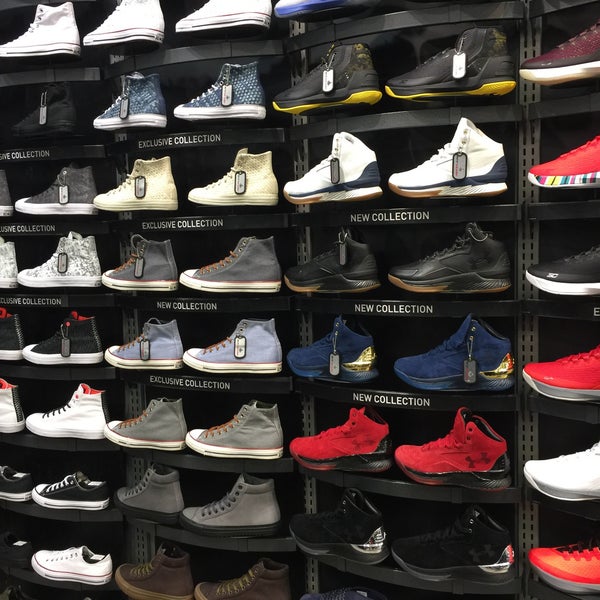 Photos At Foot Locker Now Closed Pinar 11 Tips From 510 Visitors