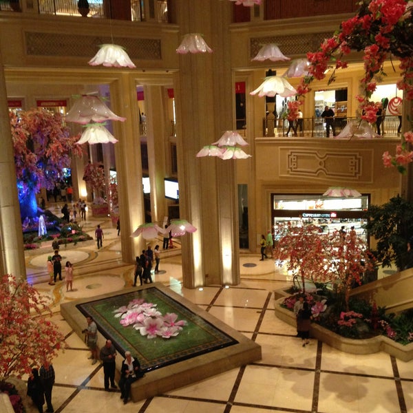 Foto diambil di The Palazzo Resort Hotel &amp; Casino oleh Eloy F. pada 4/20/2013