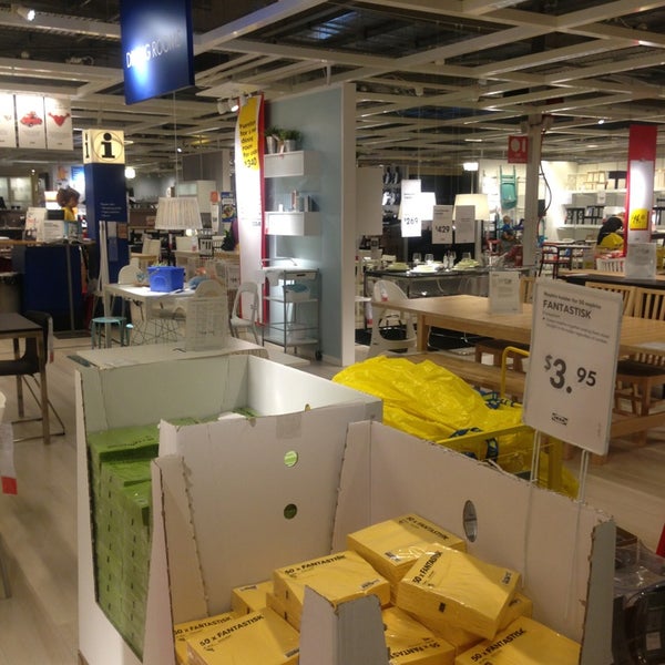 Foto tirada no(a) IKEA por Marina G. em 1/18/2013