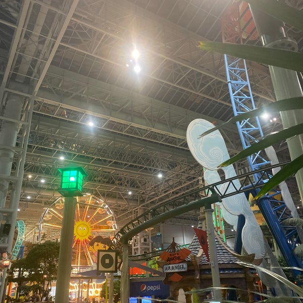 Photo taken at Nickelodeon Universe® by Hoa V. on 2/24/2022