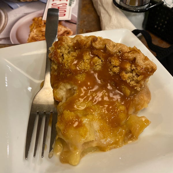 Perkins Restaurant & Bakery American Restaurant in Roseville