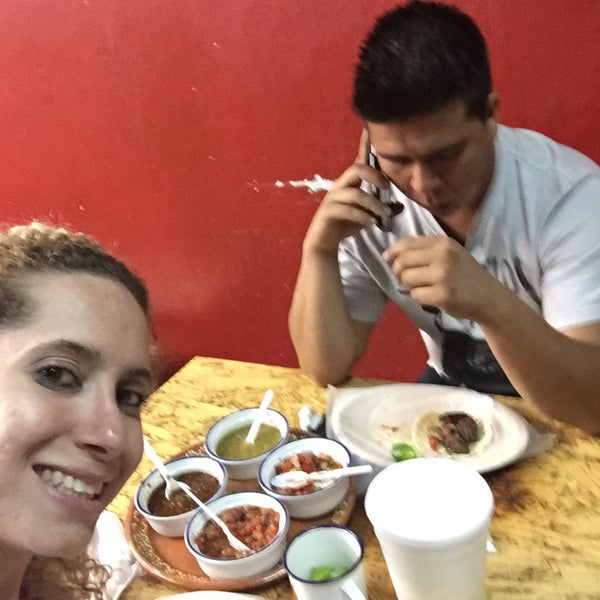 รูปภาพถ่ายที่ Tacos de Sonora y Antojería โดย Lessely G. เมื่อ 10/6/2015