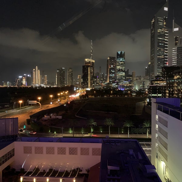 รูปภาพถ่ายที่ Novotel World Trade Centre Dubai โดย Николай Г. เมื่อ 1/18/2024