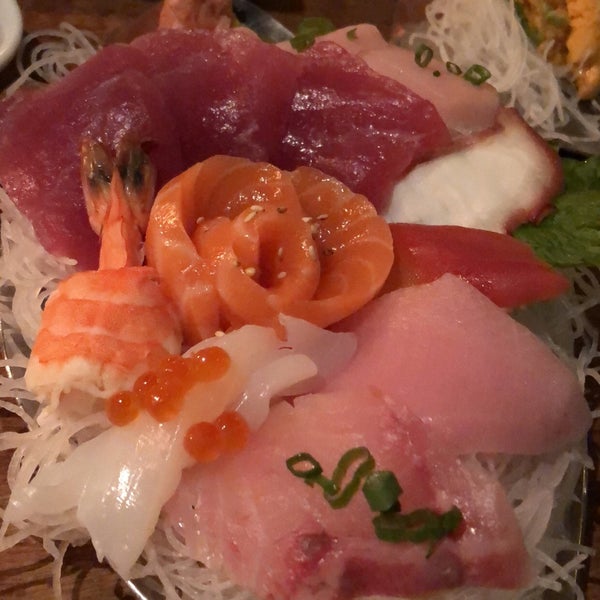 Photo prise au Coast Sushi Bar par Anne le2/15/2018