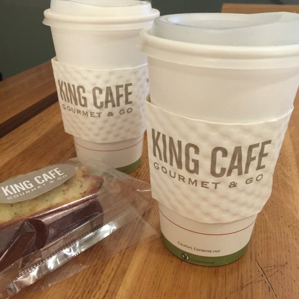 Снимок сделан в King Cafe Gourmet &amp; Go пользователем Anne 3/22/2015
