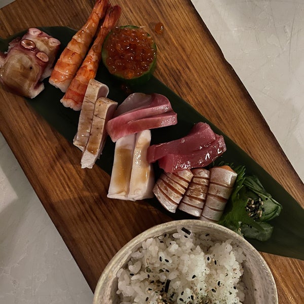 7/23/2021 tarihinde Anneziyaretçi tarafından Friends Sushi'de çekilen fotoğraf