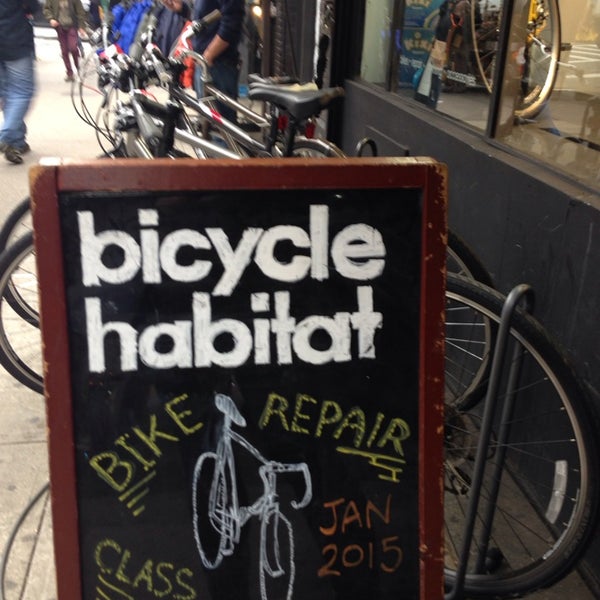 Photo prise au Bicycle Habitat par Alison L. le10/31/2014