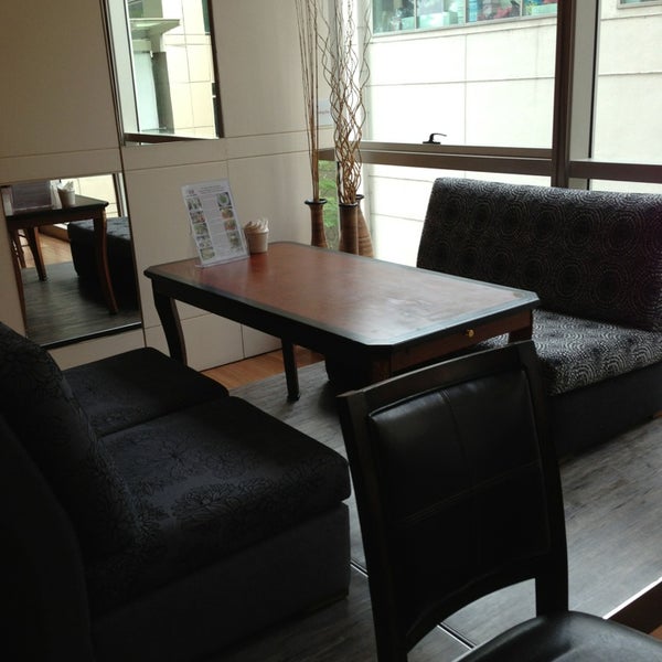Really great place for business meetings, quiet with plenty of space!