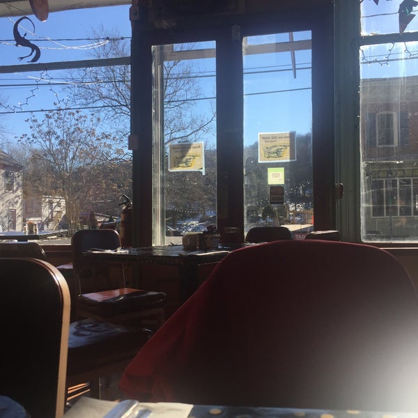 1/15/2017 tarihinde Snapper E.ziyaretçi tarafından The Rosendale Cafe'de çekilen fotoğraf
