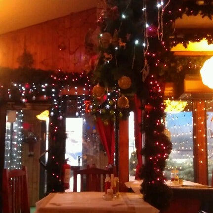 12/5/2012 tarihinde Cosmin E.ziyaretçi tarafından La Nuci Restaurant &amp; Ballroom'de çekilen fotoğraf