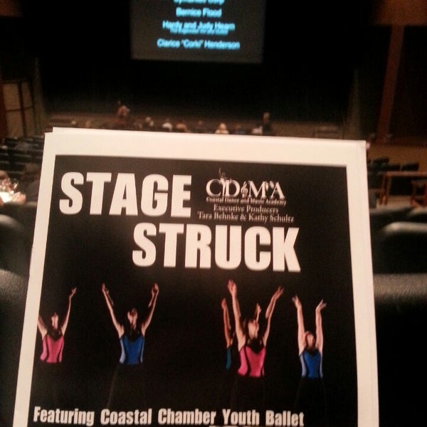 Foto scattata a The Clark Center For The Performing Arts da Scott L. il 6/22/2014