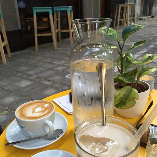 6/15/2015 tarihinde Andrijana M.ziyaretçi tarafından Aviator Coffee Explorer'de çekilen fotoğraf