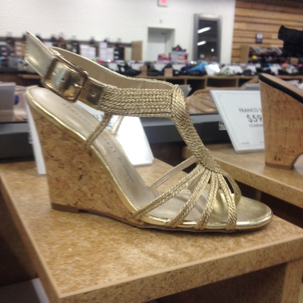 rack room shoes harbison blvd