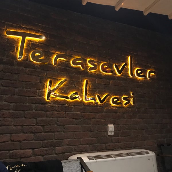 Das Foto wurde bei Terasevler Kahvesi von Haluk am 1/10/2018 aufgenommen