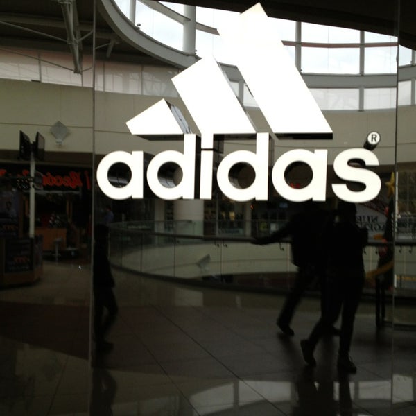 adidas store plaza las americas