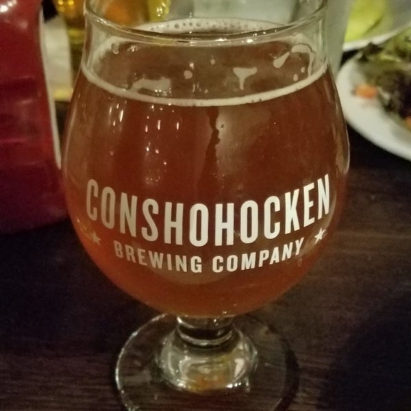 Photo taken at Puddlers Kitchen &amp; Tap by Conshohocken Brewing Co. by Wizard R. on 12/1/2018