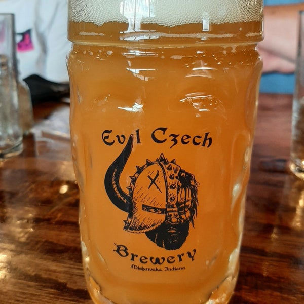 Снимок сделан в Evil Czech Brewery and Public House пользователем Wizard R. 6/27/2021