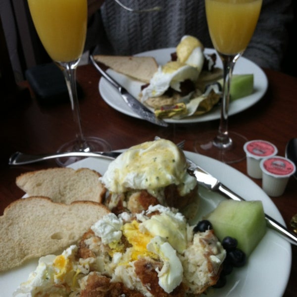 Try the crab bennies. Great!